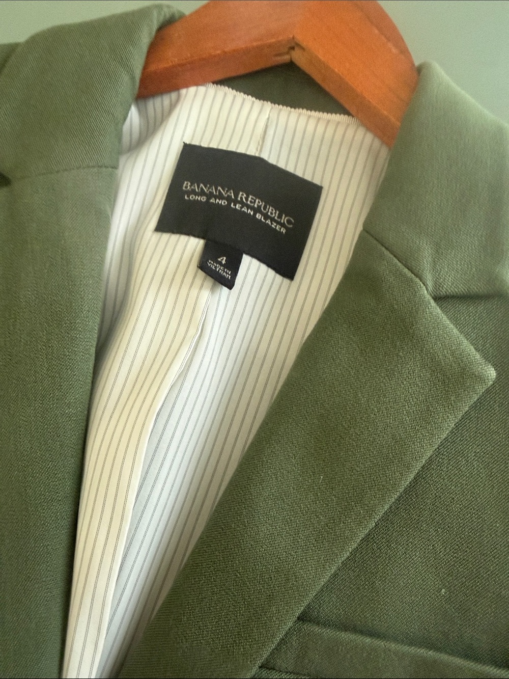 Like NEW Banana Republic Long and Lean Tailored Blazer Size 4 - Picture 2 of 11